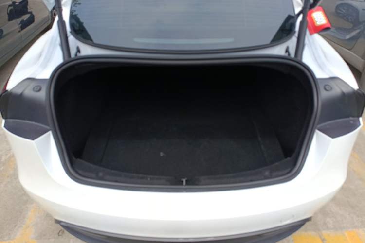 Used Tesla Model 3 2025 Rear-Wheel-Drive Version Trunk