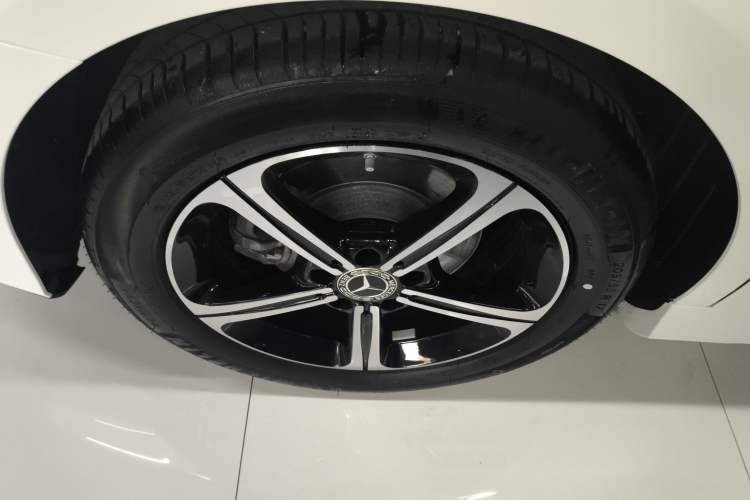 Used Mercedes-Benz A-Class 2023 A 200 L Fashion Model Right Rear Wheel Hub