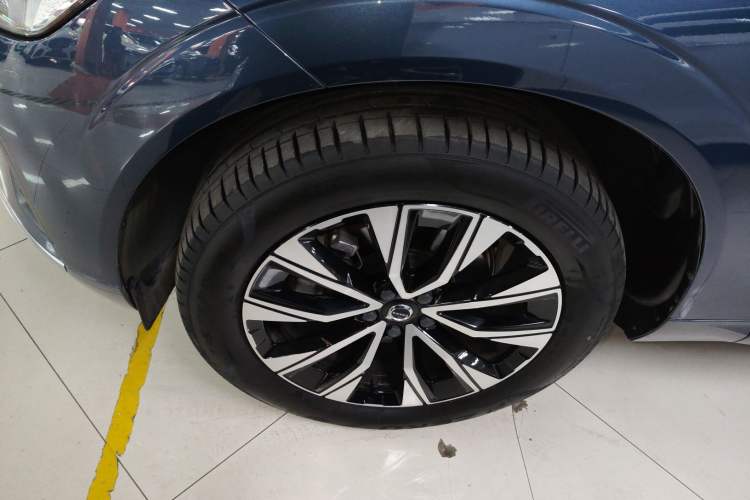 Used Volvo XC60 2024 B5 4x4 Smart Luxury Edition