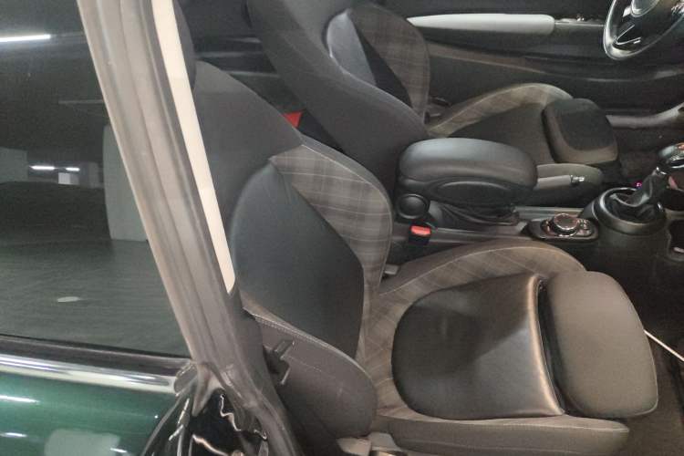 Used MINI MINI 2016 1.5T COOPER Avant-Garde