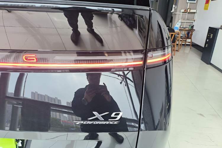 Used XPeng X9 2024 702 Ultra-Long Range Max