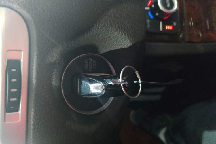 Used Volkswagen Touareg 2011 3.0 TSI Comfort Version