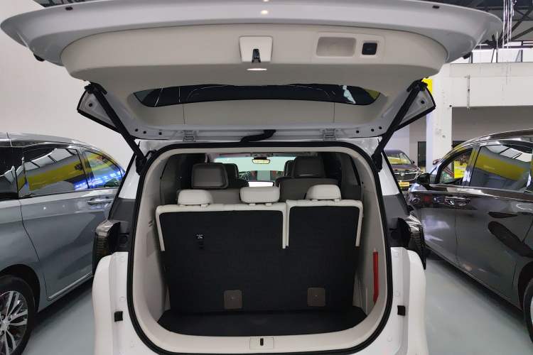 Used Buick GL8 New Energy 2024 Lu Zun Deluxe Edition 7-Seater
