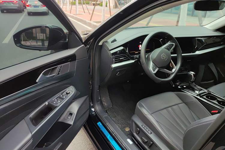 Used Volkswagen Passat 2025 Premium Version 380TSI Dragon Edition