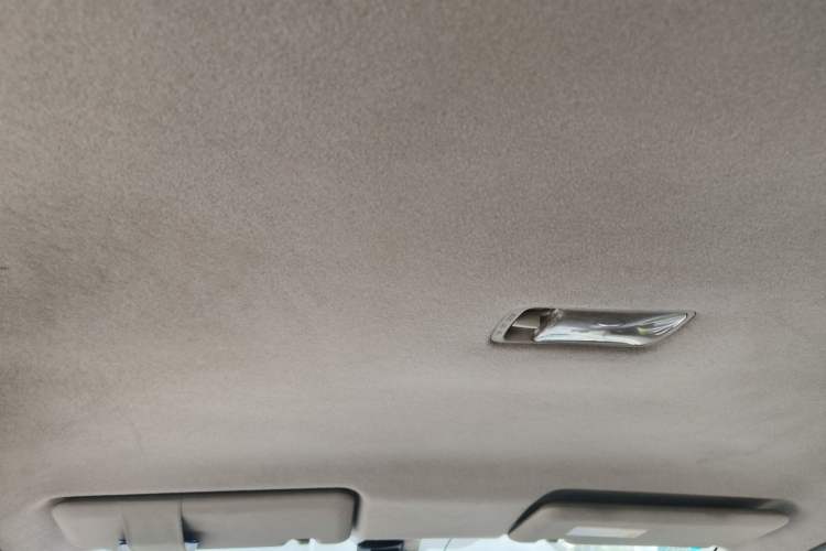 Used Nissan Livina 2010 Jingrui Edition 1.6L Automatic Smart Model Headliner