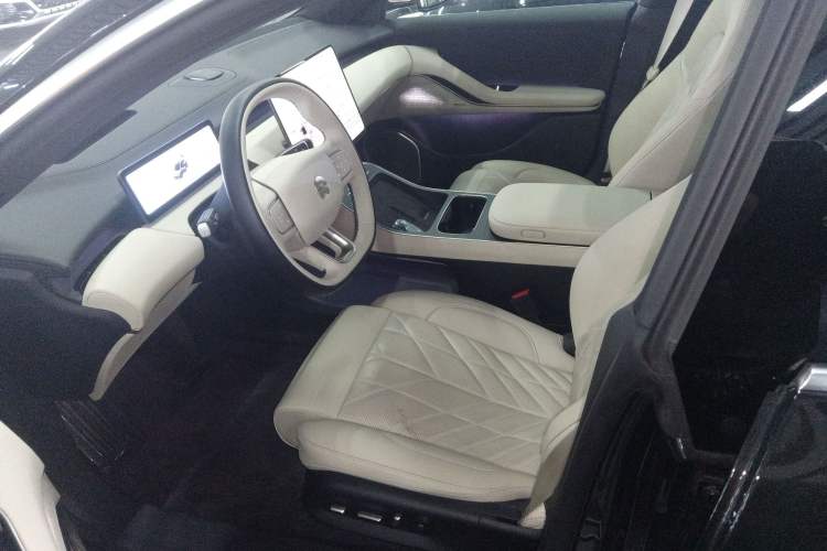 Used Nio ET5T 2025 75 kWh Touring Left Front Seat