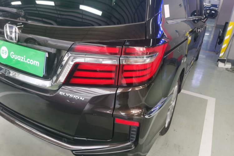 Used Honda Elysion 2016 2.4L Luxury Edition
