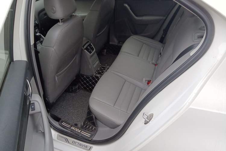 Used Skoda Octavia 2015 1.6L Automatic Yijun Edition
