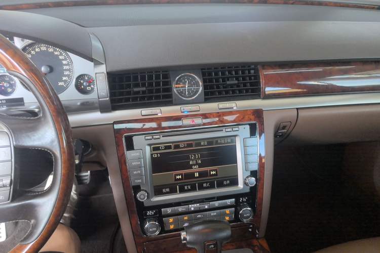 Used Volkswagen Phaeton 2011 3.6L V6 5-Seater Extended Comfort Version
