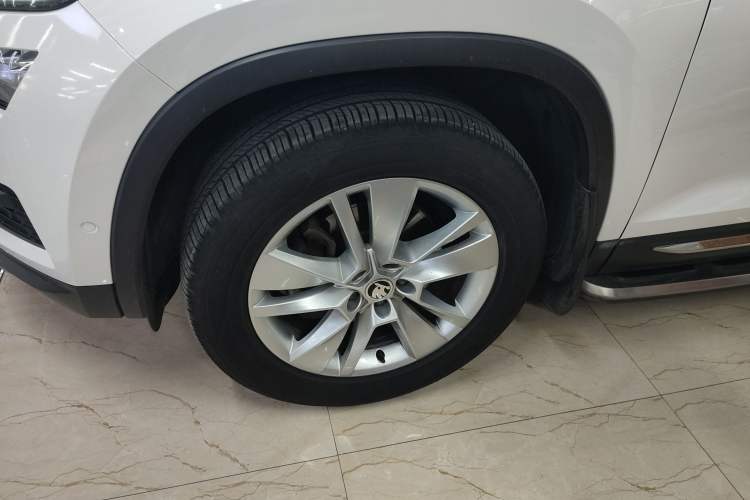 Used Skoda Kodiaq 2019 Facelifted TSI330 5-Seater Two-Wheel-Drive Luxury Enjoyment Edition China VI Standard
