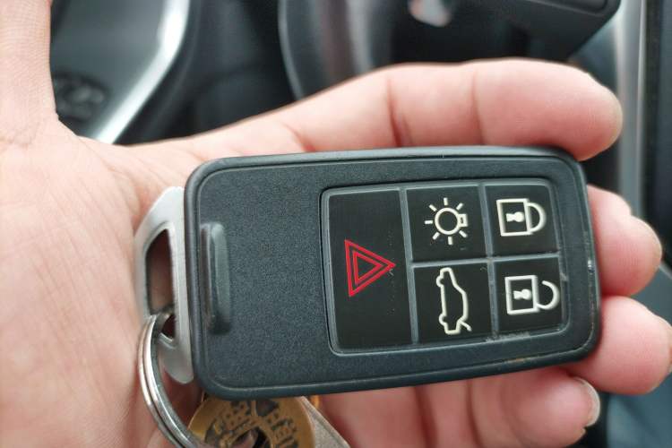 Used Volvo V60 2017 Cross Country T5 AWD China V Standard Vehicle Key