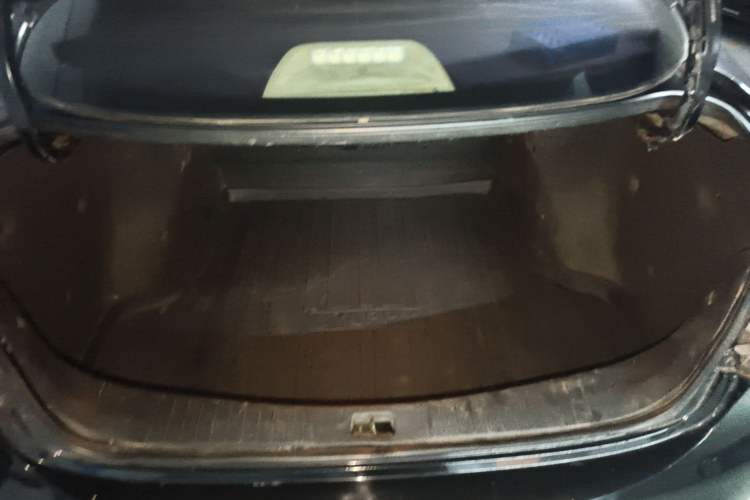 Used Nissan Sylphy 2012 Classic 1.6XE Automatic Comfort Edition Trunk