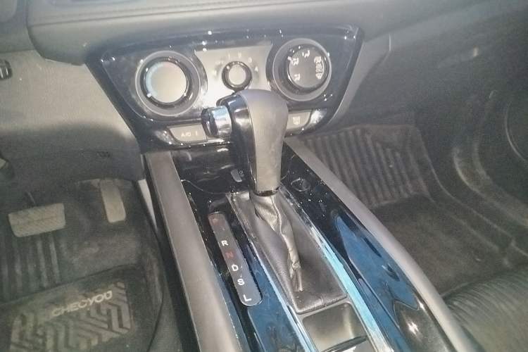 Used Honda Vezel 2020 1.5L CVT Pioneer Edition Gear Lever