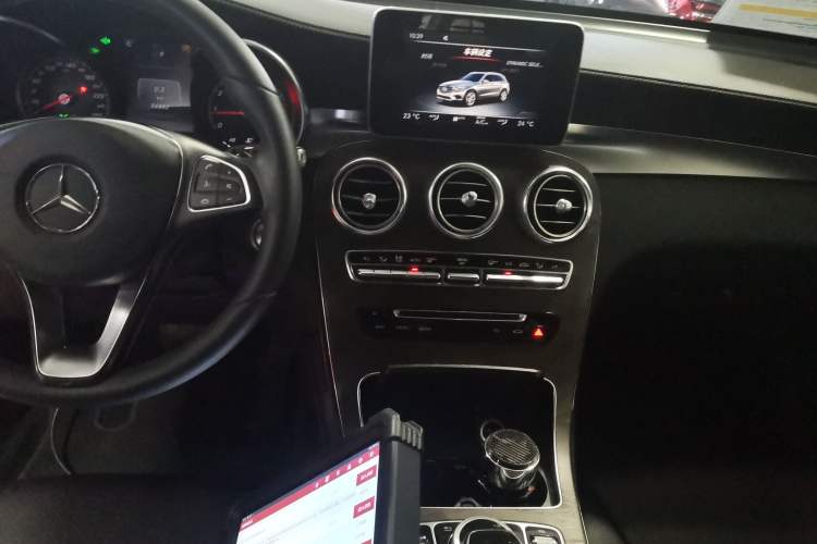 Used Mercedes-Benz GLC 2016 GLC 300 4MATIC Dynamic Model
