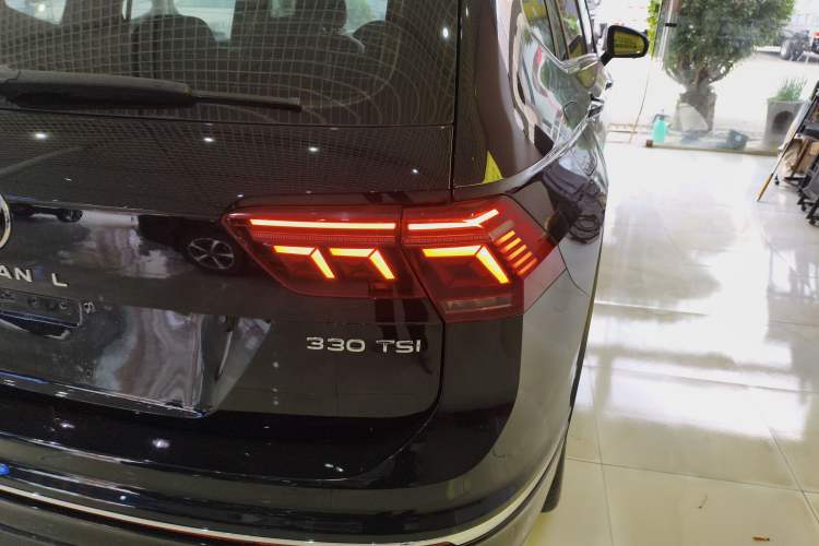 Used Volkswagen Tiguan L 2023 330TSI Automatic Two-Wheel Drive R-Line Flagship Edition