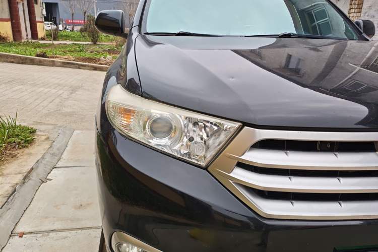 Used Toyota Highlander 2013 2.7L Two-Wheel Drive 7-Seater Zijin Edition
