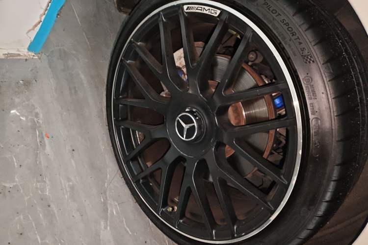 Used Mercedes-Benz C-Class AMG 2019 AMG C 43 4MATIC Estate Special Edition Right Rear Wheel Hub