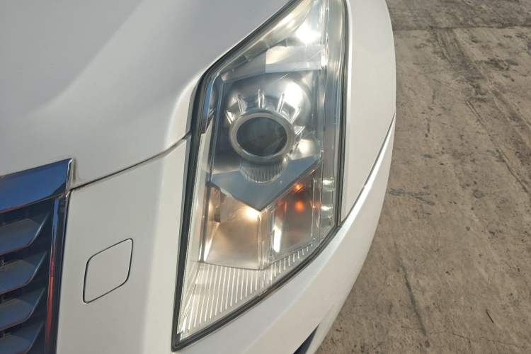 Used Cadillac SRX 2014 3.0L Elite Model Left Front Headlight