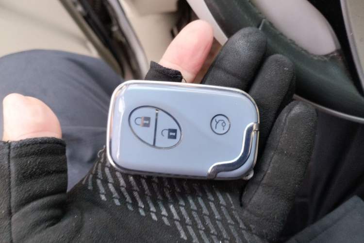 Used BYD M6 2015 2.4L Automatic Luxury Model