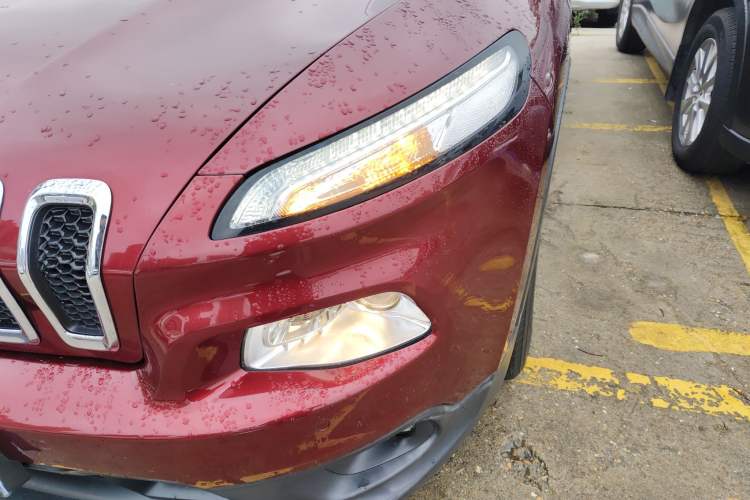 Used Jeep Cherokee 2016 2.4L Leading Edition
