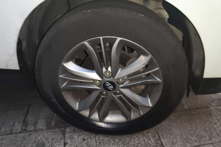 Used Hyundai ix35 2013 2.0L Automatic Two-Wheel Drive Smart GLS China IV Standard
