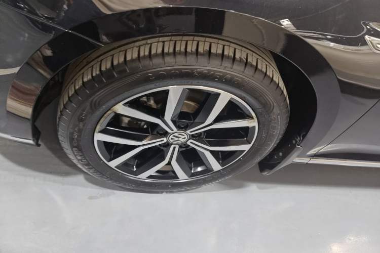 Used Volkswagen Magotan 2020 280TSI DSG Comfort Edition Exterior 4