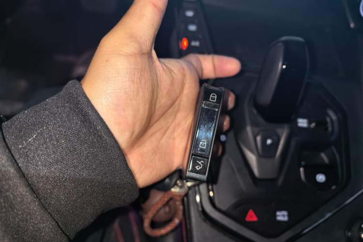 Used Lynk & Co 05 2020 2.0TD Four-Wheel Drive HypeHalo Vehicle Key