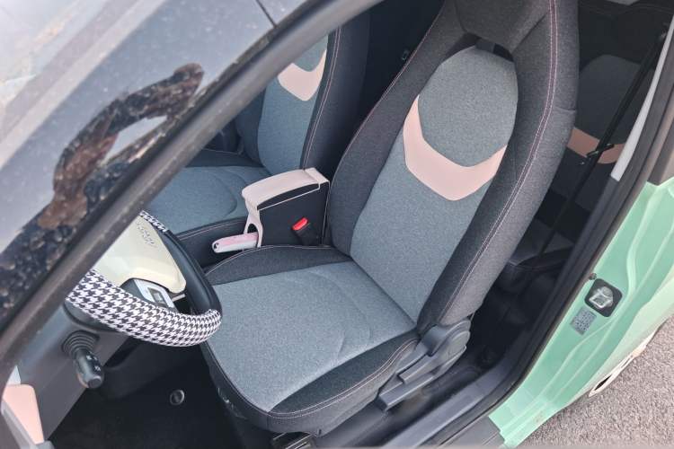 Used Chery New Energy QQ Ice Cream 2022 170km Sundae Phosphate Lithium-Ion