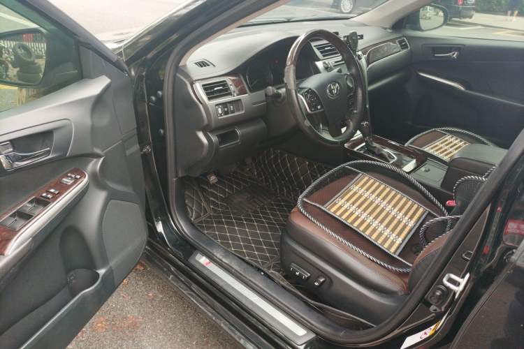 Used Toyota Camry 2016 2.5G 10th Anniversary Deluxe Navigation Edition Driver Seat