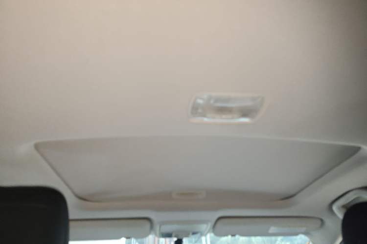 Used Honda CR-V 2013 2.4L two-wheel drive luxury version Headliner