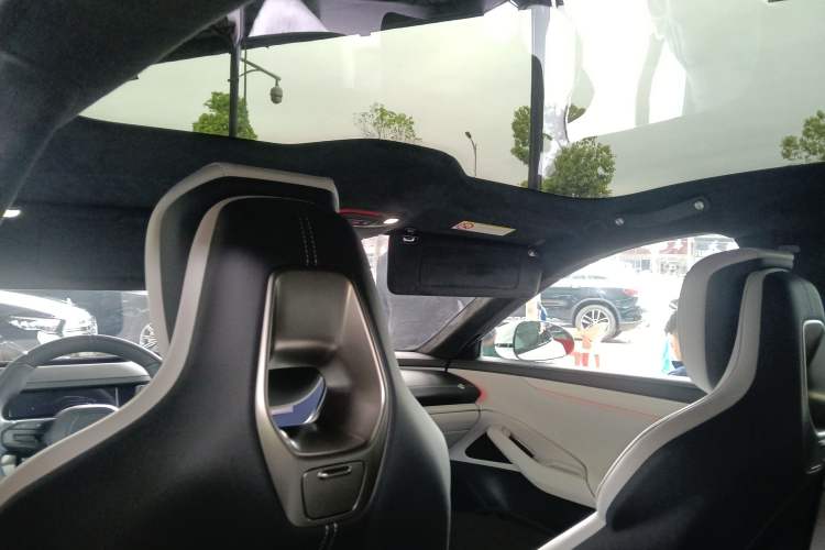 Used Xiaomi Auto SU7 2024 Four-Wheel Drive Ultra-Long Range Advanced Intelligent Driving Max Edition Headliner