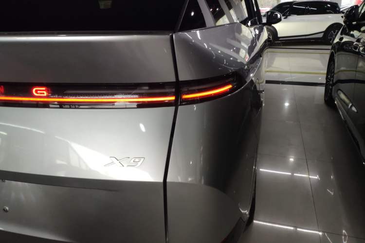 Used XPeng X9 2024 702 Ultra-Long Range Max
