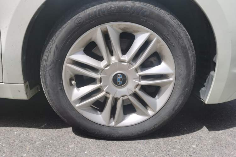 Used Geely Auto Emgrand GT 2015 2.4L Luxury Model
