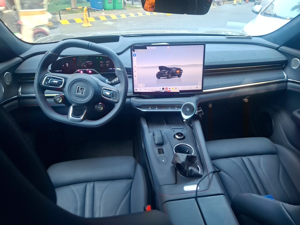 Zeekr 001 2026 95° All-Wheel-Drive Max Edition — снимка 9