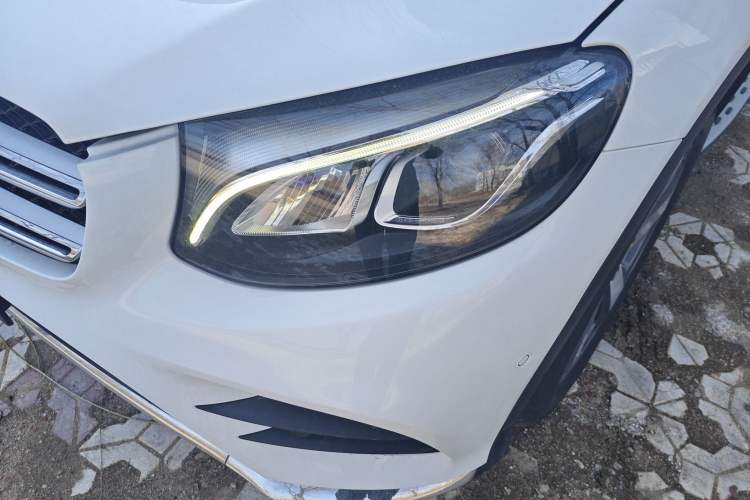 Used Mercedes-Benz GLC 2017 GLC 260 4MATIC Luxury Model