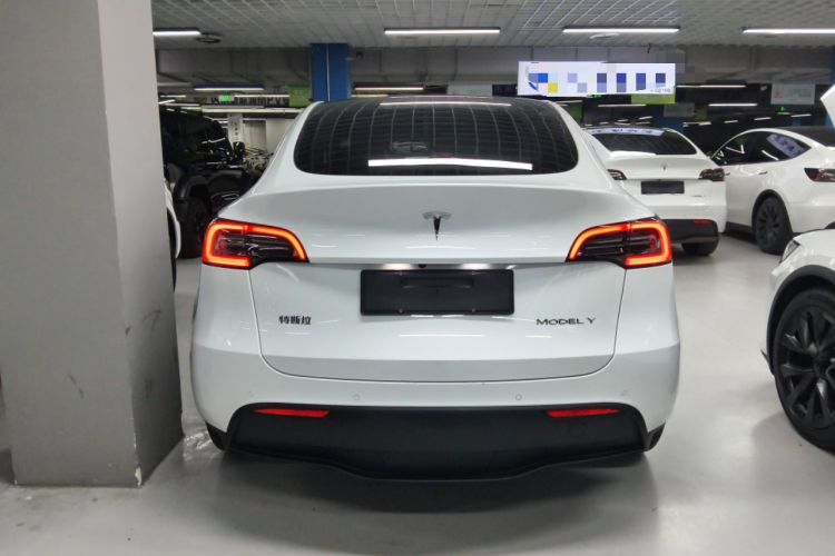 Used Tesla Model Y 2023 Long-Range All-Wheel-Drive Version

