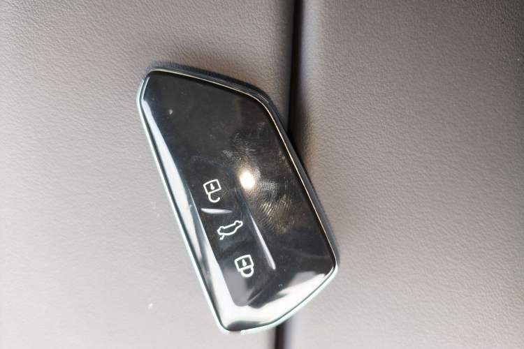 Used Volkswagen ID.7 VIZZION 2024 PRO Model Vehicle Key