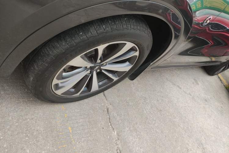 Used Li Auto ONE 2020 Extended-Range 6-Seater Version Exterior 4