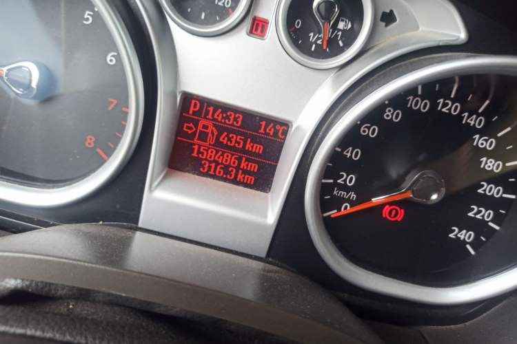 Used Ford Focus 2013 Sedan Classic 1.8L Automatic Millionth Anniversary Edition Odometer Close Up