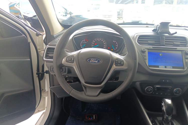 Used Ford Escort 2015 1.5L Automatic Fashion Model