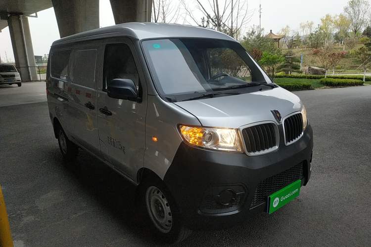 Used Jinbei Hiace X30 2023 1.5L Super-Enjoyment Van 2/5 Seats Non-Air-Conditioned Version SWC15M