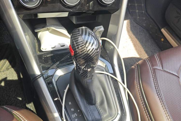 Used Volkswagen T-ROC 2021 Revised Version 280TSI DSG Two-Wheel Drive Elite Connect Edition Gear Lever