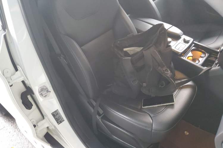 Used Mercedes-Benz GLE Coupe 2018 GLE 400 4MATIC Coupe SUV Right Front Seat