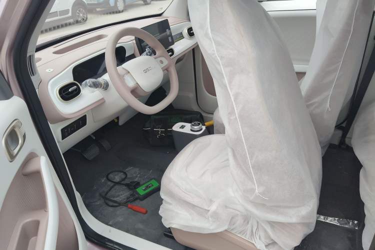 Used Geely Galaxy Panda 2025 210 km – Yuanqi Bear Left Front Seat