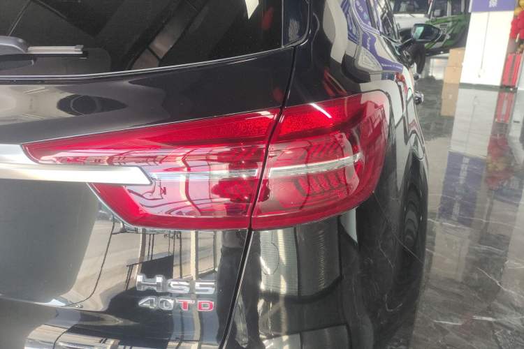 Used Hongqi HS5 2022 Facelifted Version 2.0T Smart Connect Flagship All-Wheel-Drive Edition