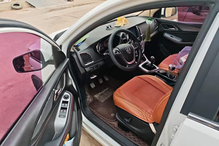 Used Baojun 560 2016 1.8L Manual Luxury Edition
