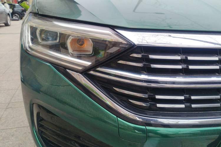 Used Volkswagen Sagitar 2023 300TSI DSG Excellence Edition Right Front Headlight