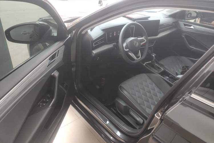 Used Volkswagen Sagitar 2025 300TSI DSG Excellence Edition Driver Seat