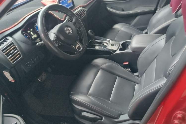 Used Dongfeng Fengon S560 2018 Upgraded Model 1.8L CVT Prestige 7-Seater Left Front Seat