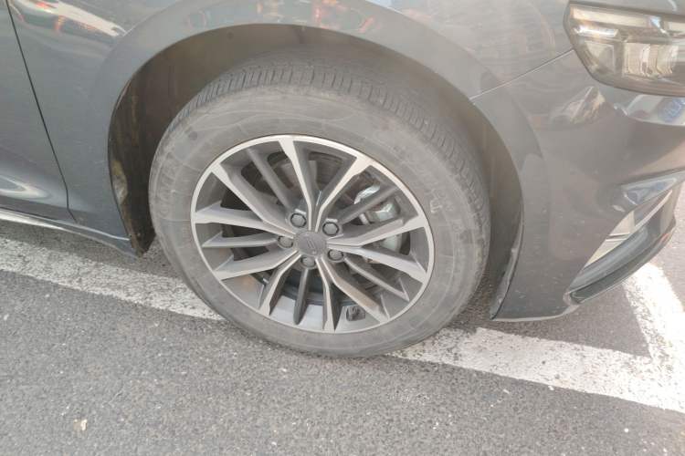 Used Geely Auto Preface 2023 2.0TD Luxury Version Right Front Wheel Hub